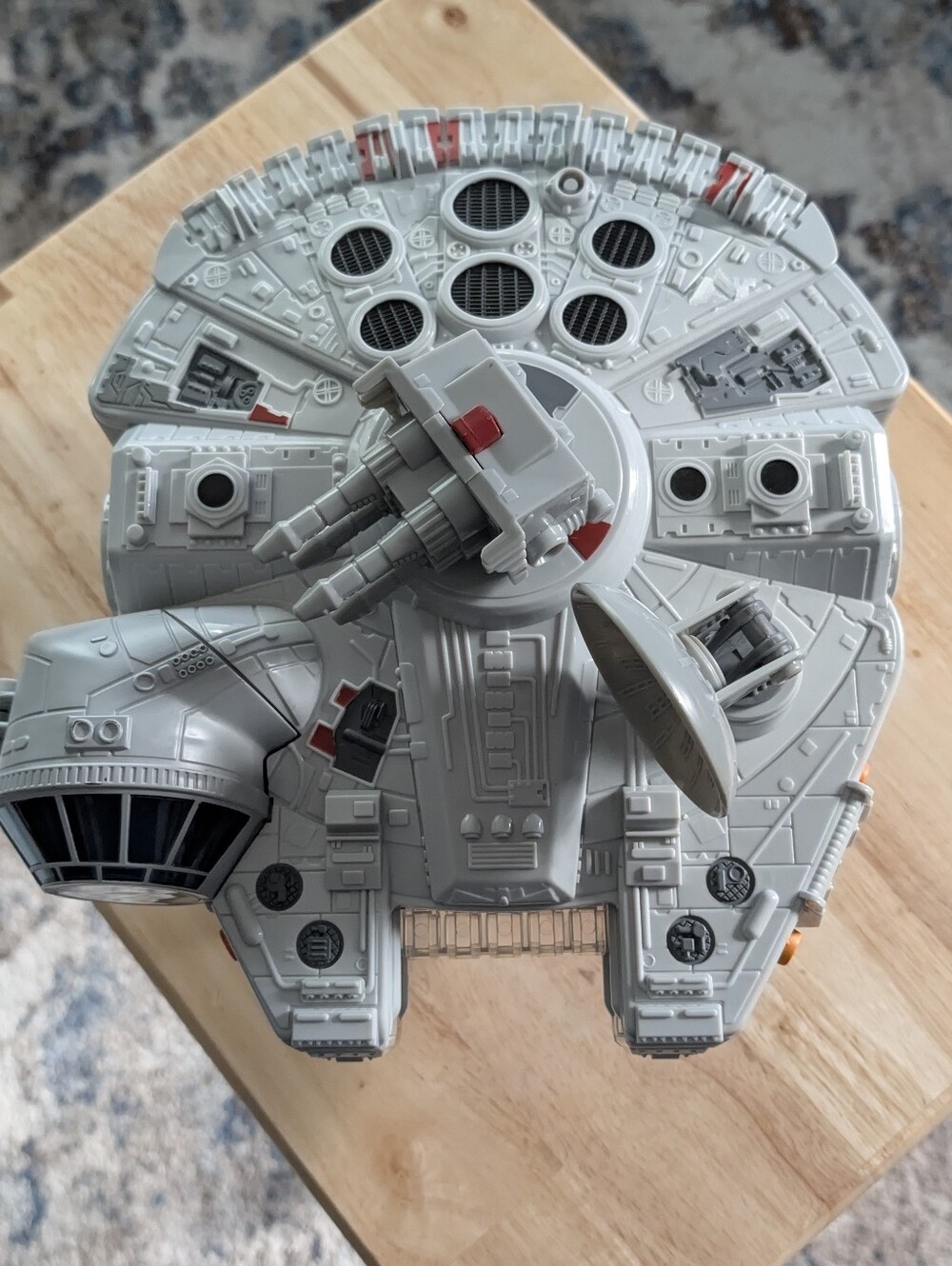 Star Wars Galactic Millennium Falcon Space Ship With Action Figures